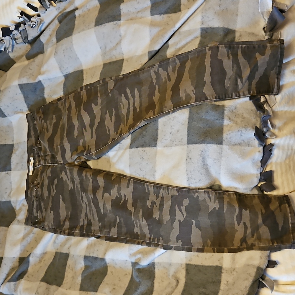 Levi’s 311 Shaping Skinny Womens Camouflage Stretchy Jeans Size 31 Comfy America